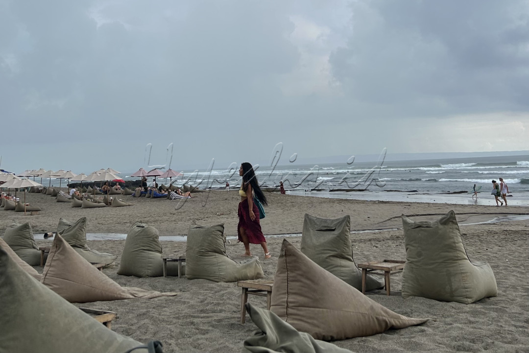 Pantai Canggu yang terletak di Desa Canggu, Kecamatan Kuta Utara, Kabupaten Badung ini menjadi salah satu lokasi favorit yang sering dikunjungi wisatawan domestik maupun mancanegara.&nbsp;<br />
<br />
Editor : Yayus Yuswoprihanto