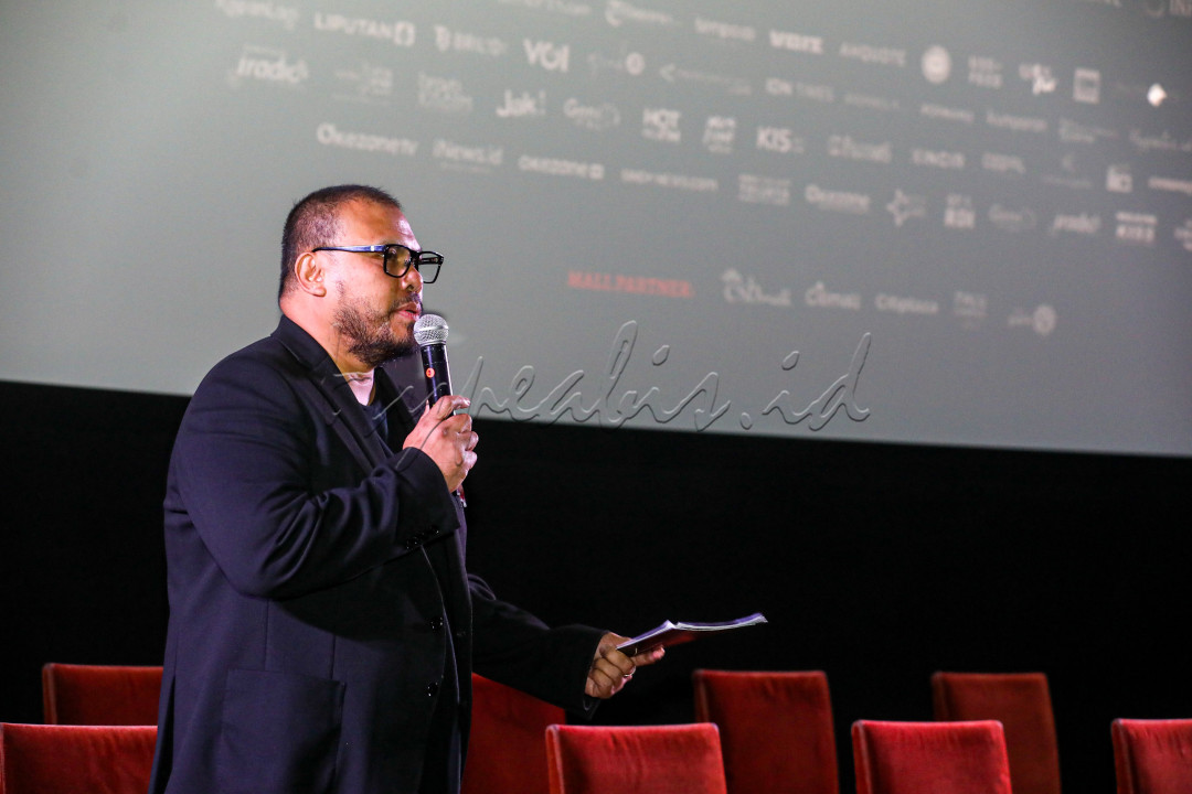 Film ini mengusung genre horor religi yang mengacu pada ajaran Islam dan dijadwalkan tayang di bioskop pada 10 April 2024. Joko Anwar ingin menyajikan film horor yang lebih dekat dengan masyarakat Indonesia, salah satunya dengan mengangkat tema agama sebagai latar cerita.&nbsp;
<div>&nbsp;</div>