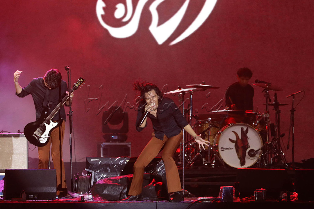 Grup Musik The Changcuters tampil dalam acara Titik Kumpul Festival 2024 di Stadion Madya GBK, Jakarta.