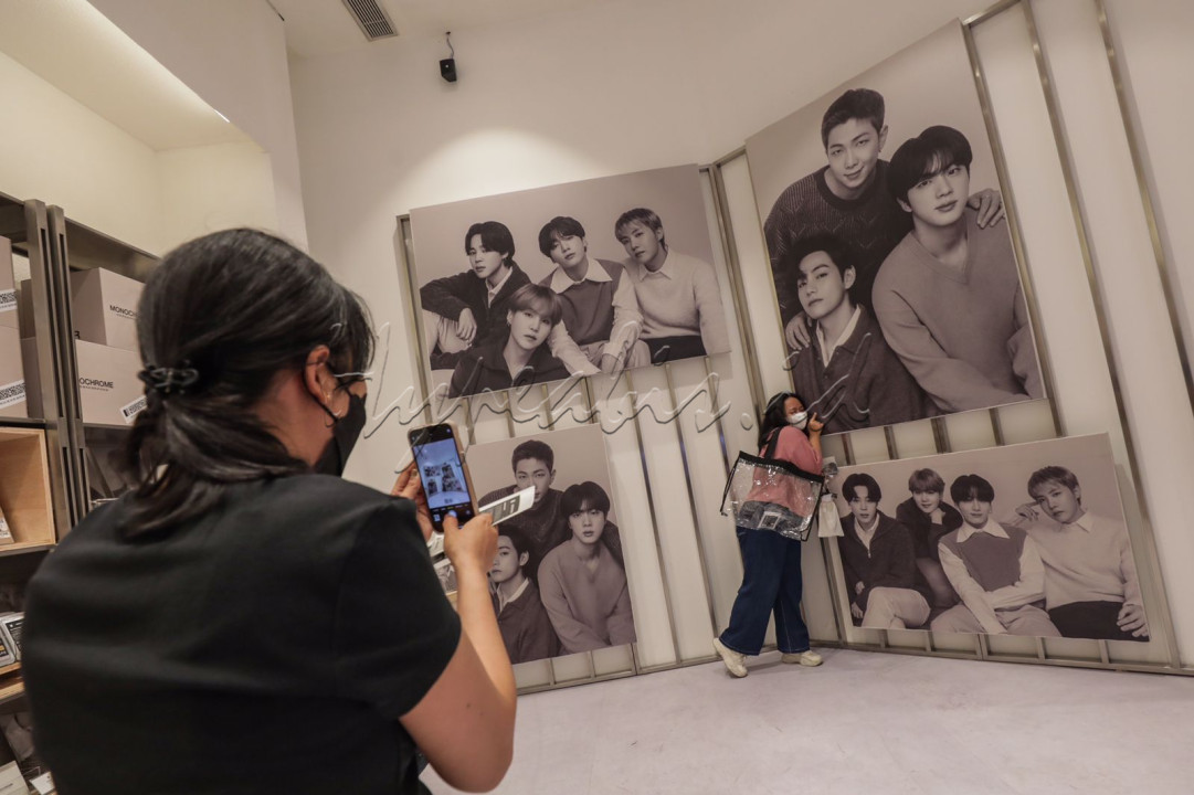 Boyband asal Korea Selatan yang sudah mendunia tersebut memiliki sejumlah lagu hits seperti Butter, Spring Days, hingga Magic Shop.<br />
<br />
Editor : Yayus Yuswoprihanto&nbsp;