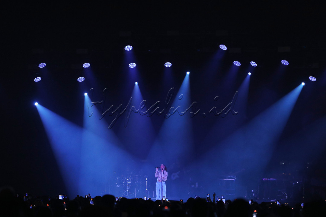 Aalegra tampil dalam format <em>special show</em> yang membius penikmat musik. Dia membawakan banyak lagu hits-nya di pertunjukan kali ini yang disambut dengan antusias<em>&nbsp;</em>dari para penontonnya.<br />
<br />
&nbsp;