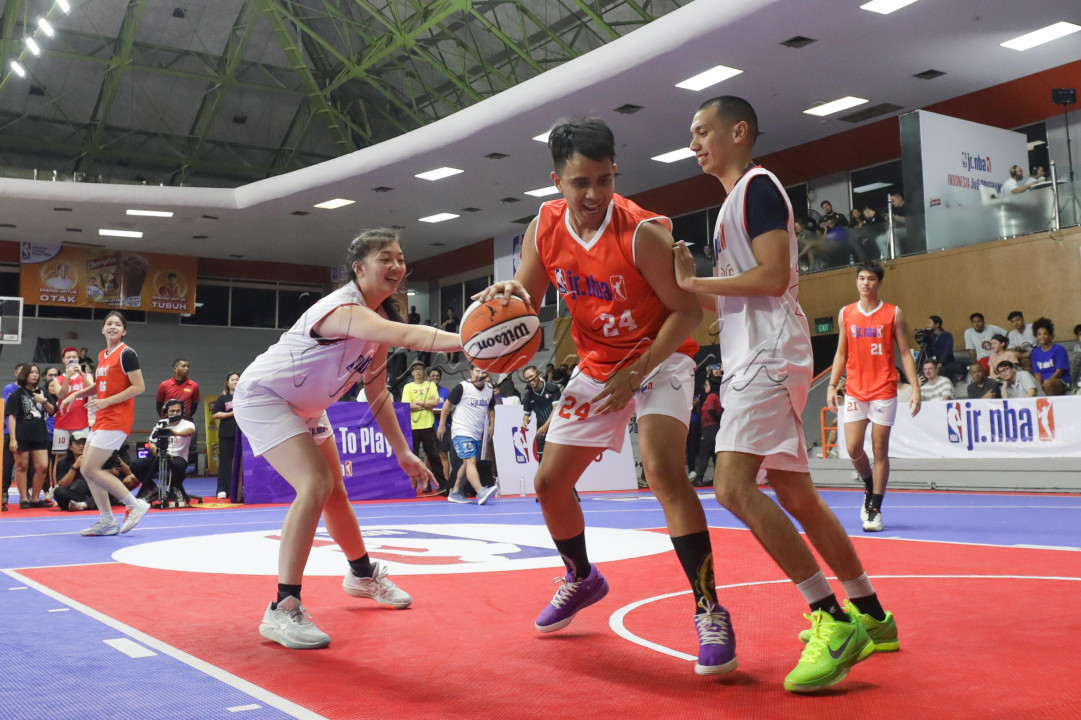 Selain itu diadakan pula <em>NBA Celebrity Game</em> yang merupakan pertandingan persahabatan bersama para selebriti, alumni Jr. NBA Indonesia, dan penggemar basket.
