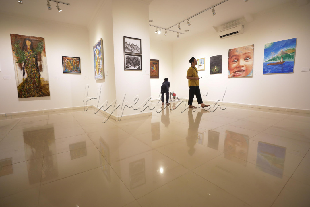Sanggar Bumi Tarung menggelar pameran bertajuk Sampai Batas Tarung di Galeri Nasional Indonesia, Jakarta.