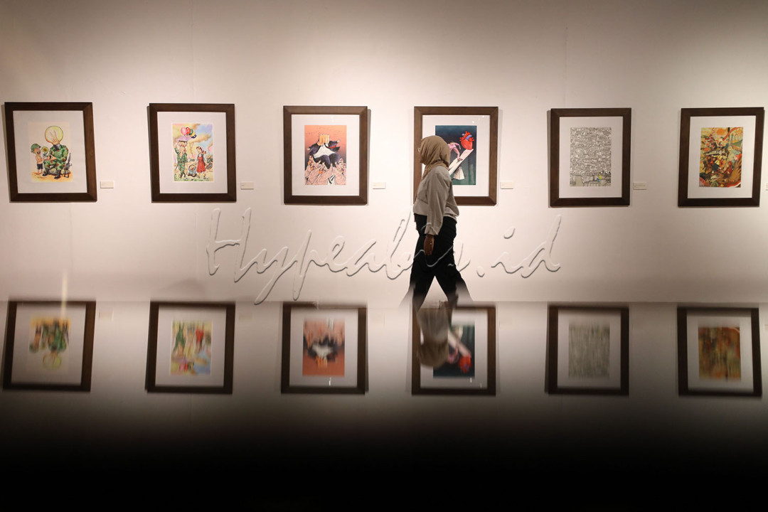 Secara umum, pameran ini memang mencoba merefleksikan mengenai makna perdamaian dalam berbagai bahasa rupa, beberapa di antaranya mewujud dalam karya ilustrasi hingga lukisan dengan berbagai sudut pandang budaya karena diikuti dari ilustrator berbagai negara.<br />
<br />
Editor : Yayus Yuswoprihanto<br />
&nbsp;