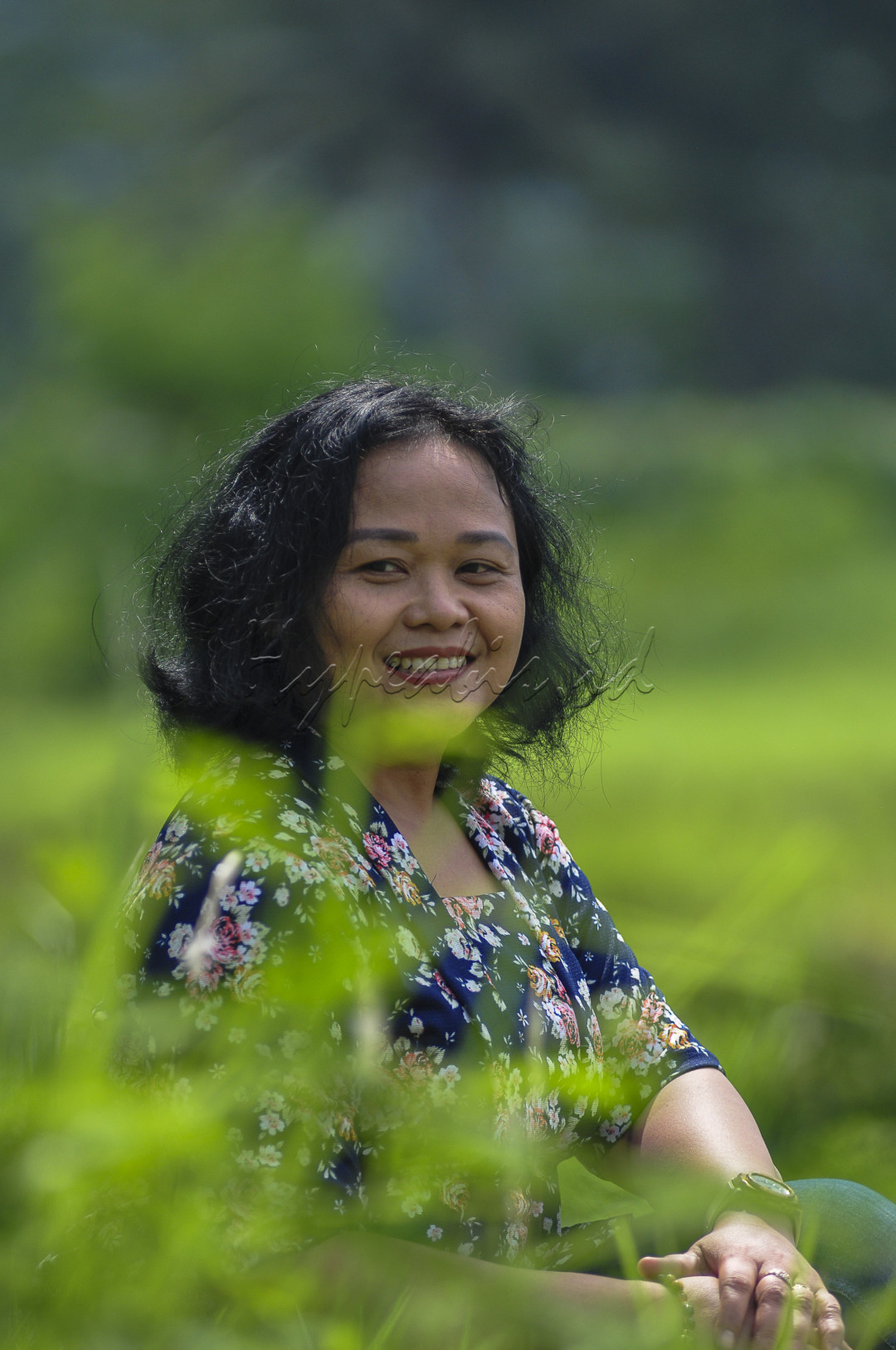 Beliau adalah salah satu wajah wanita Indonesia yang tangguh,beliau adalah pahlawan tanpa tanda jasa,beliau multi talenta dan tetap low profil,beliau adalah salah satu pencetak generasi bangsa menuju Indonesia Emas.<br />
<br />
#hypeabisid<br />
#bisnisindonesiafoto<br />
#lombafotowajahindonesia2024<br />
&nbsp;