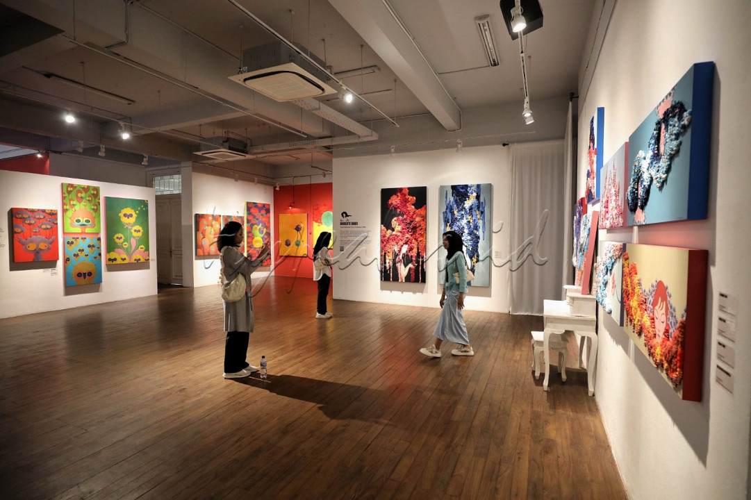 Pameran yang menampilkan 30 lukisan karya tiga seniman muda Indonesia yaitu Tusita Mangalani, Zita Nuella dan Clasutta itu berlangsung hingga 1 Agustus 2024.&nbsp;<br />
<br />
&nbsp;