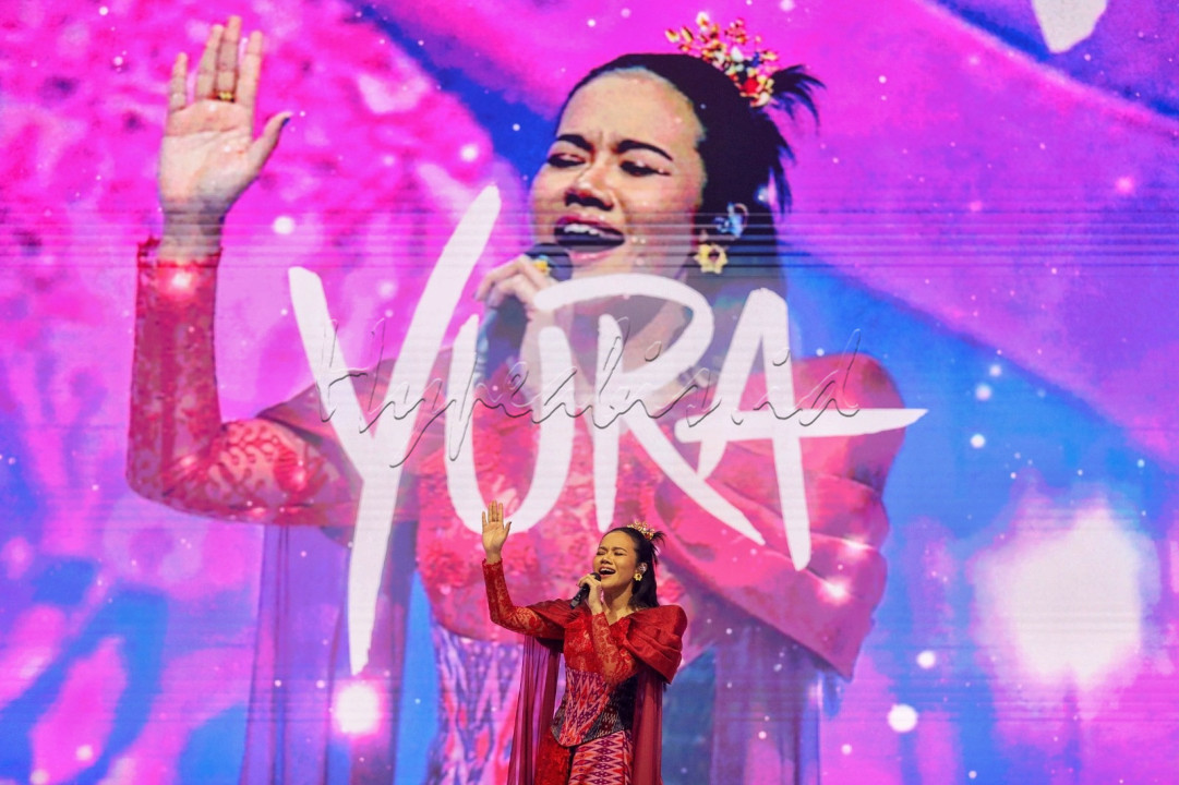 Penyanyi Yura Yunita tampil dalam salah satu acara di Jakarta. Penyanyi asal Bandung itu membawakan sejumlah lagu hitsnya seperti Jalan Pulang dan Bandung.&nbsp;Yura memulai karier bermusiknya dengan mengikuti ajang pencarian bakat, namun ia tereliminasi di babak awal.<br />
<br />
&nbsp;