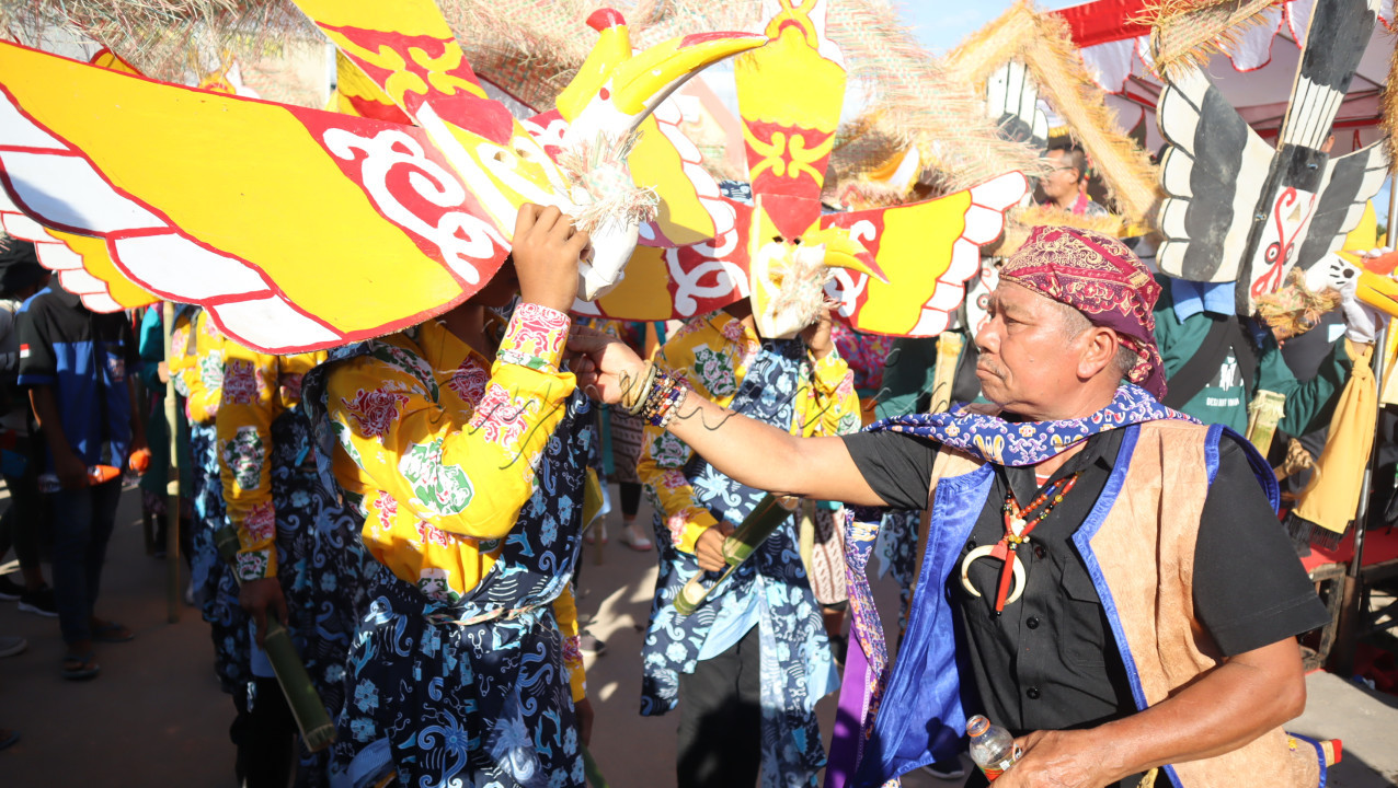 Babukung&nbsp;adalah ritual tarian pada upacara kematian dalam&nbsp;agama&nbsp;Kaharingan&nbsp;yang dilaksanakan oleh beberapa rumpun suku Dayak, khususnya&nbsp;Suku Dayak Tomun, Dayak Ngaju, Dayak Ut Danum dan suku Dayak lainnya&nbsp;yang masih menganut agama Kaharingan&nbsp;di&nbsp;Kalimantan Tengah,&nbsp;Indonesia
