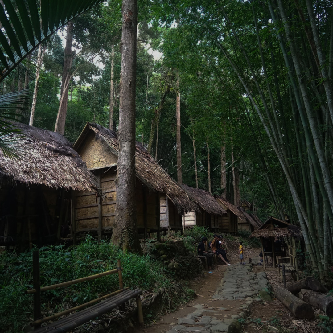 Kampung Badui Luar dengan udara sejuk, pemandangan indah dan ramahnya penduduk lokal membuat siapapun yang datang pasti ingin kembali lagi.