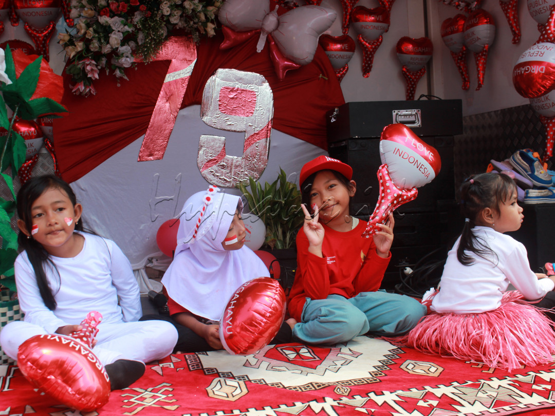Generasi Nusantara Baru Indonesia Maju foto tentang anak anak yang merayakan kemerdekaan Indonesia dengan semangat mengikuti karnaval dengan hiasan yang menawan HUTRI79&nbsp;
