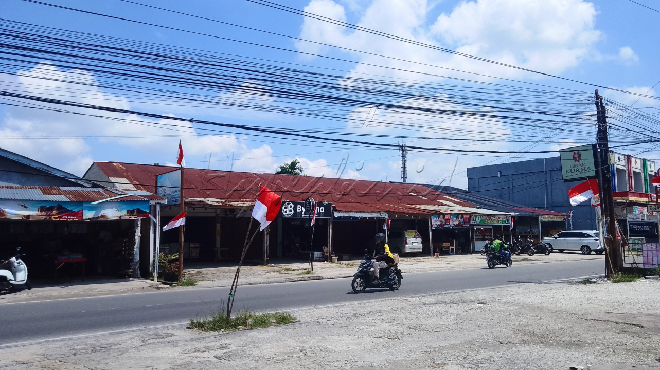 [ Wajah Indonesia ]<br />
Potret Pejuang , ternampak di foto ada pejuang Gojek dan Maxim .