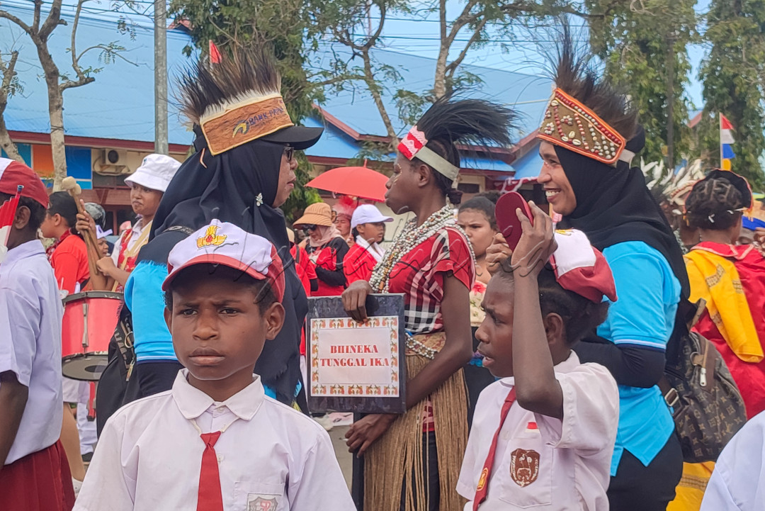 Indonesia adalah negara paling majemuk di bumi ini., patut lah Sang Proklamator Pak Soekarno selalu membangga-banggakan semboyan Bhinneka Tunggal Ika ini di forum forum Internasional.&nbsp;