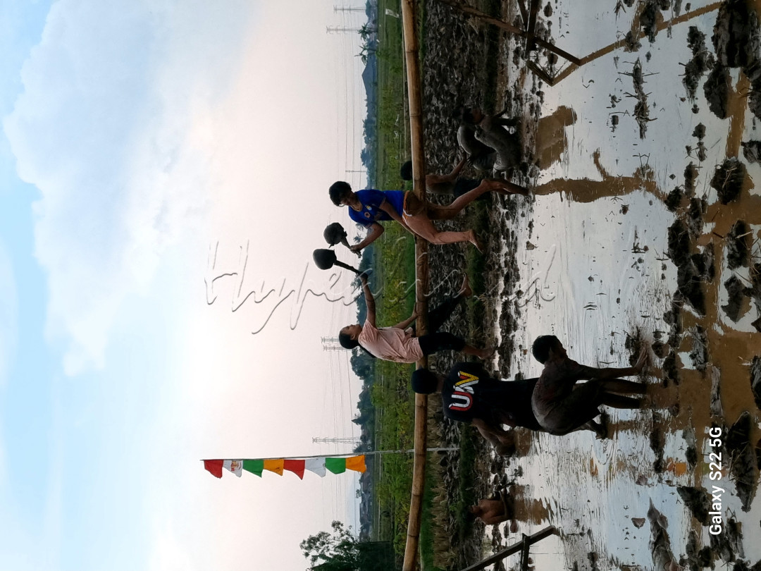 Sejarah perang bantal adalah tradisi kuno yang telah berlangsung di Desa Adat Kapal, Kabupaten Badung, Bali, sejak 1341 Masehi