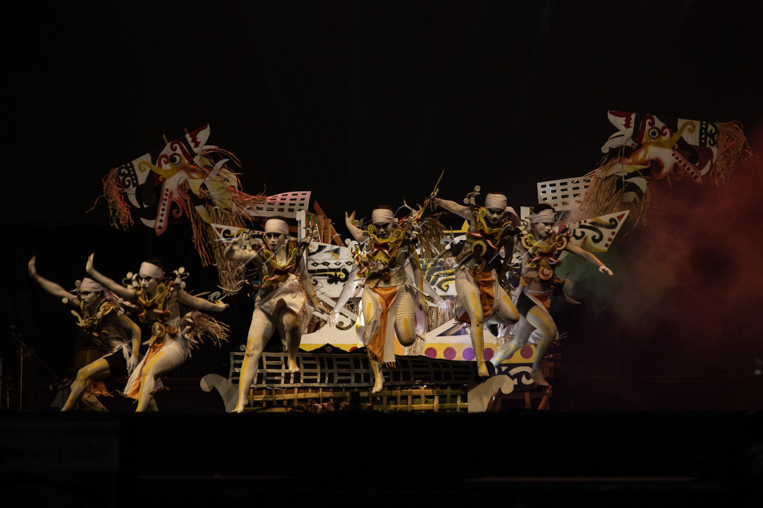 Foto ini merupakan&nbsp; foto salah satu penampil pada Event Lomba Tari pedalaman pada Festival Budaya isen Mulang. Ada 15 Penampil tarian Pedalaman dari seluruh /kabupaten Kota Se Kalimantan Tengah yang sanagat luar biasa.