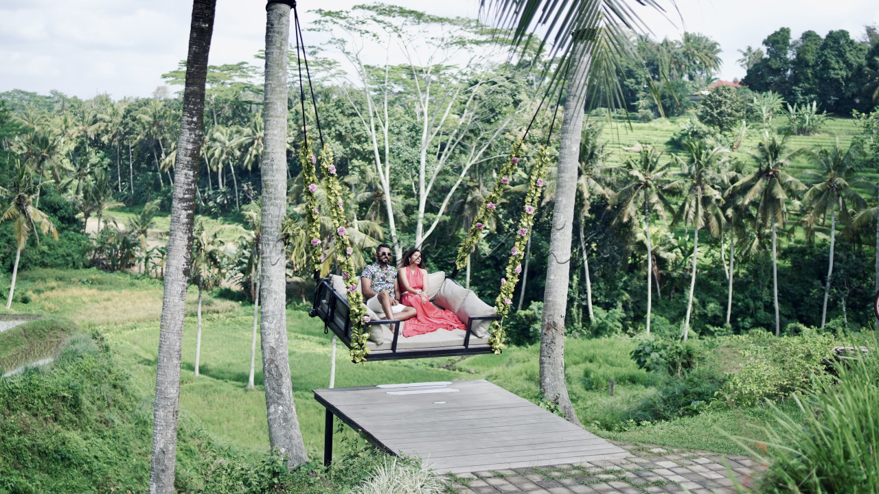 Pemandangan hijau, indah nan asri terpancar dari Bali Swing. Menikmati sejuknya alam dan mengabadikan momen bersama orang tercinta.