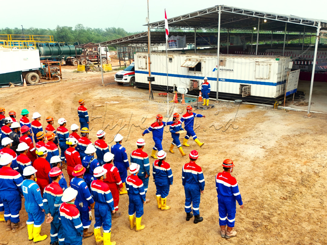 Prosesi Paska Pengibaran Bendera Merah Putih pada Upacara peringatan Hari Kemerdekaan Indonesia ke - 79 di Sumur Gulamo DET