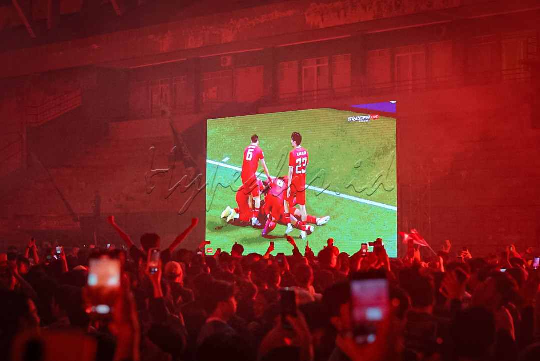 Euforia kemenangan timnas dirayakan oleh supporter yang sedang nobar di Stadion Gajayana&nbsp;