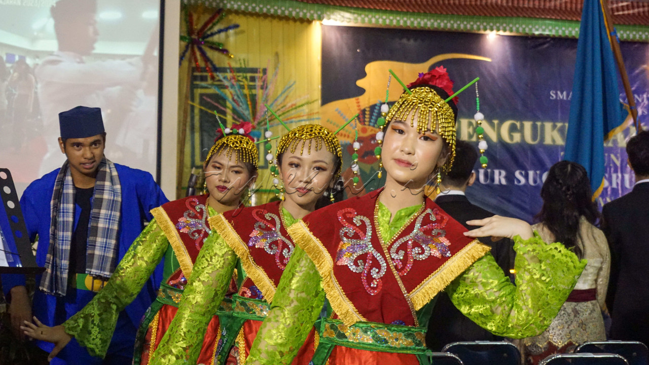 Tari tradisional dari Betawi.