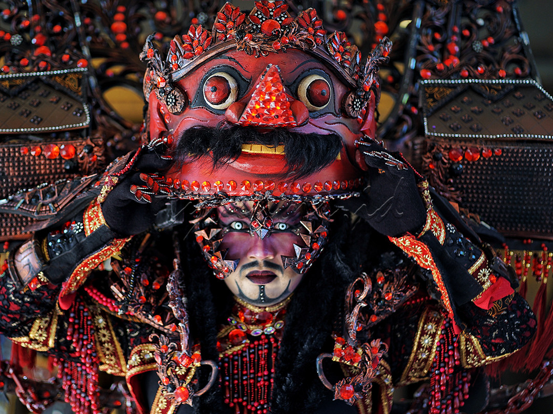 Salah satu defile Solo batik carnival tahun 2024 adalah defile Rajamala.&nbsp;&nbsp;Rajamala itu sosok yang seram menakutkan tapi bisa dikemas dalam sebuah bentuk karnaval yang bisa menjadi sosok yang bersahabat yang bisa melindungi masyarakat Solo ya.