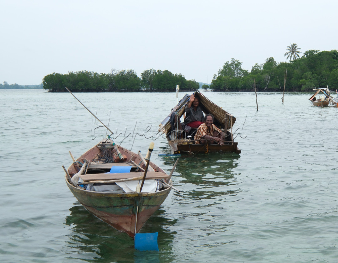 Suku LAut di Kepri merupakan suku yang hidup kesehariannya diatas perahu sampan