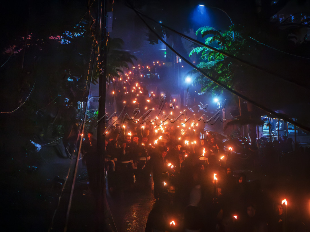 Grebeg Suro&nbsp;adalah&nbsp;acara&nbsp;tradisi&nbsp;budaya&nbsp;tahunan&nbsp;masyarakat Ponorogo&nbsp;dalam wujud&nbsp;pesta rakyat. Seni dan tradisi yang ditampilkan meliputi&nbsp;Festival Nasional Reog Ponorogo,&nbsp;Pawai Lintas Sejarah dan Kirab Pusaka, dan&nbsp;Larungan Risalah Doa&nbsp;di&nbsp;Telaga Ngebel. Grebeg Suro merupakan&nbsp;acara tahunan&nbsp;yang dirayakan setiap tanggal 1&nbsp;Muharram&nbsp;(1 Suro&nbsp;pada&nbsp;kalender Jawa).