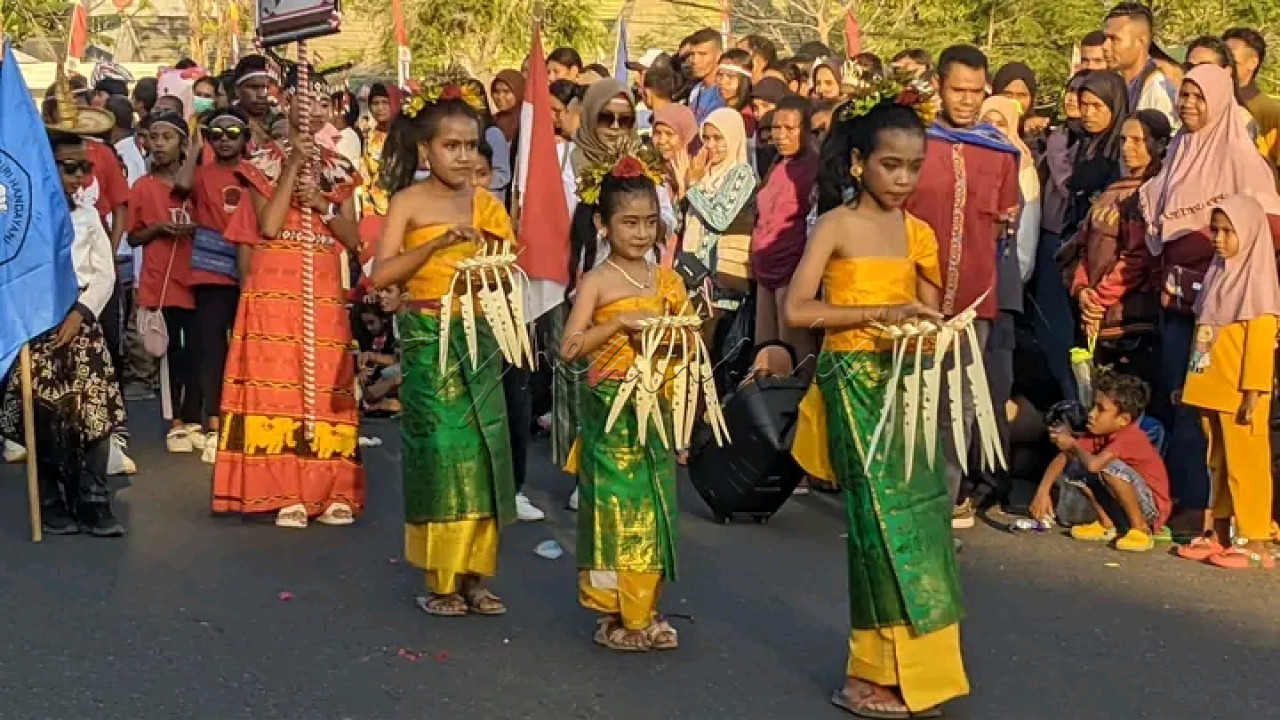 Atraksi Budaya dalam keberagaman adalah budaya yang dipertunjukkan sebagai wujud dalam bingkai Bhinneka Tunggal Ika. Dalam atraksi budaya diperlukan keberagaman dan toleransi antar suku dan budaya.