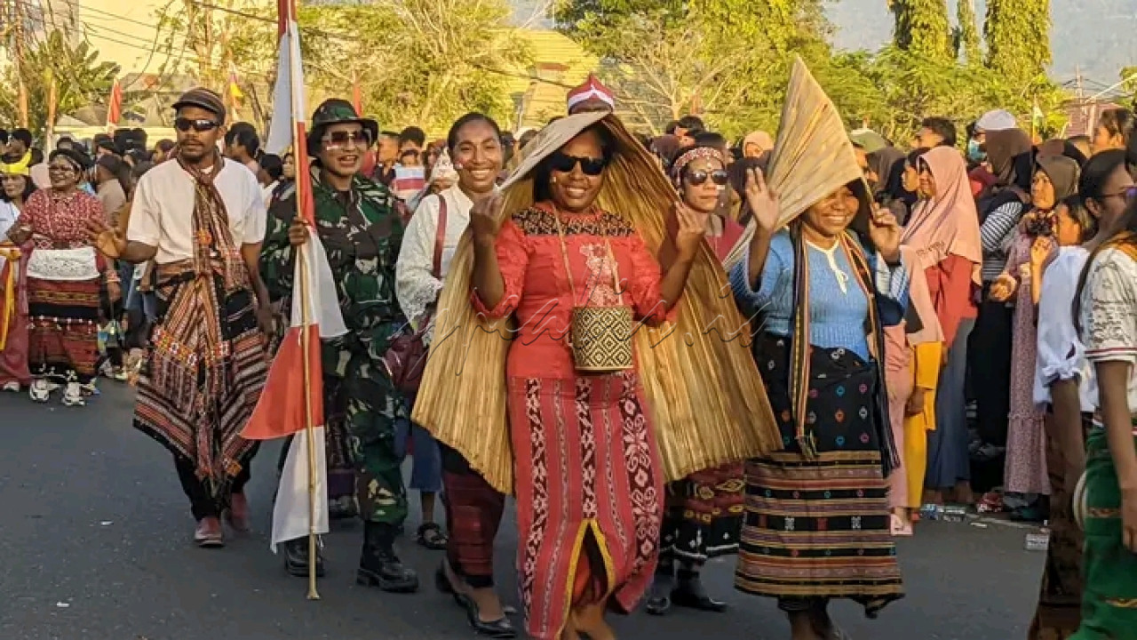 Atraksi Budaya Bhinneka Tunggal Ika melambangkan bahwa setiap warga negara Indonesia harus menjunjung tinggi dalam perbedaan dan toleransi. Hal ini didasarkan pada prinsip dasar walaupun berbeda-beda tetap satu jua