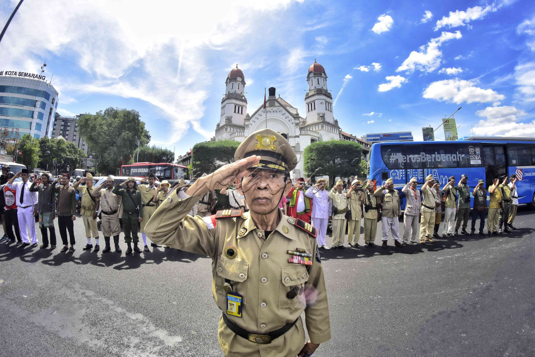 Sebagai wujud wajah kecintaan dan terima kasih terhadap para pejuang untuk memerdekakan tanah air Indonesia, komunitas sepeda antik Semarang melaksanakan Upacara Bendera sebagai bukti cinta terhadap tanah air dan merah putih dan sebagai bukti kecintaan terhadap para pahlawan yang telah gugur berjuang demi memerdekakan negara tercinta tanah air Indonesia.
