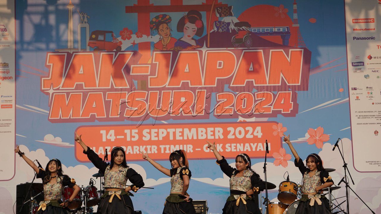 Festival Jak-Japan Matsuri pertama kali digelar pada 2009 di Jakarta dengan tujuan menumbuhkan ikatan persahabatan kedua negara dan selalu diselenggarakan pada September setiap tahunnya, kecuali pada 2020 dan 2021 yang ditiadakan untuk sementara waktu karena faktor pandemi Covid-19.