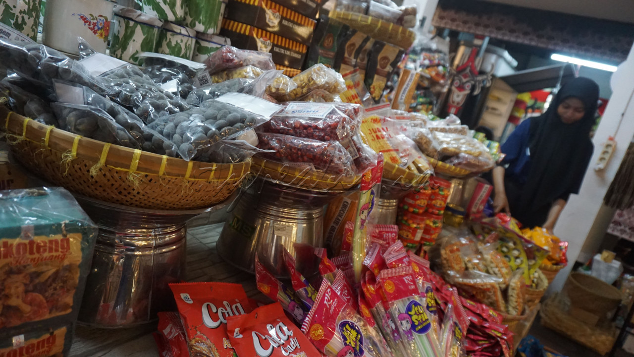FKS 2024 yang mengusung tema Enak Kali Bah! FKS 2024 menghadirkan&nbsp;lebih dari 90 kuliner khas Kota Medan seperti Warkop Agam Medan, Bakmi Wei Wei Siantar, RM. BPK Ola Kisat, Mie Sop Ayam Mesra Asli Siantar, Lontong Medan Bang Lubis 88, Lemang Srikaya Batok, Putu Bambu Medan, dan Tahu Balik Khas Binjai.