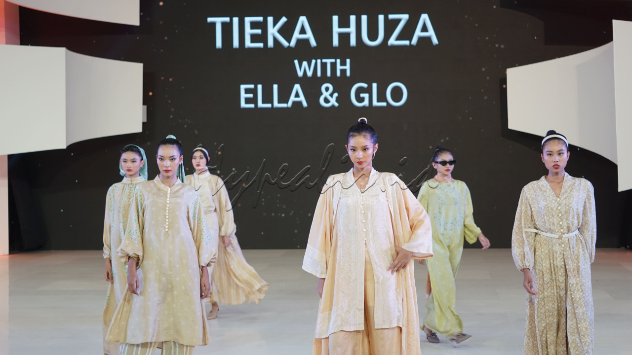 Senayan City Fashion Nation&rsquo;s 18th kembali hadir&nbsp;dengan mengusung tema <em>Anniversary Celebration di Jakarta, </em>Minggu (22/9/2024).<em> A</em>jang ini diharapkan tak hanya menjadi acara peragaan busana, tetapi juga sebagai <em>platform</em> untuk desainer generasi baru dalam meningkatkan kesadaran akan pentingnya industri fesyen berkelanjutan.&nbsp;