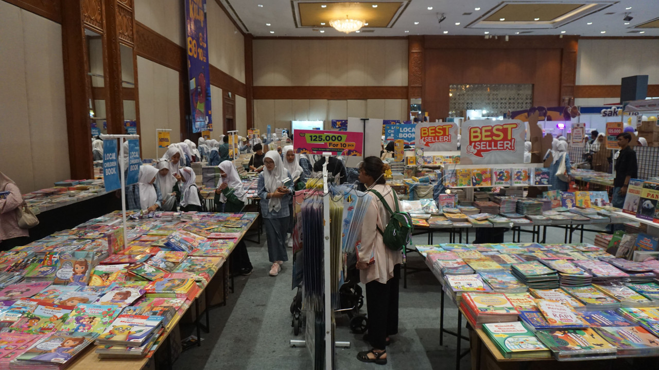 IIBF 2024 berlangsung hingga 29 September 2024 dan terbuka untuk umum tanpa dipungut biaya masuk alias gratis.&nbsp; Selamat <em>hunting</em> buku GenHype!<br />
<br />
Editor : Yayus Yuswoprihanto
