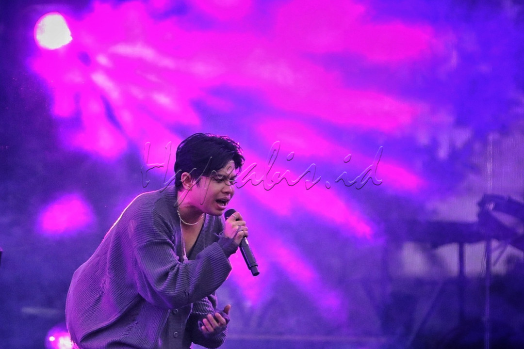 Dibentuk pada 2010, band asal Bandung ini sukses menarik perhatian penggemar musik Indonesia dengan lagu-lagu yang <em>catchy</em> dan menggambarkan realita kehidupan.<br />
<br />
&nbsp;