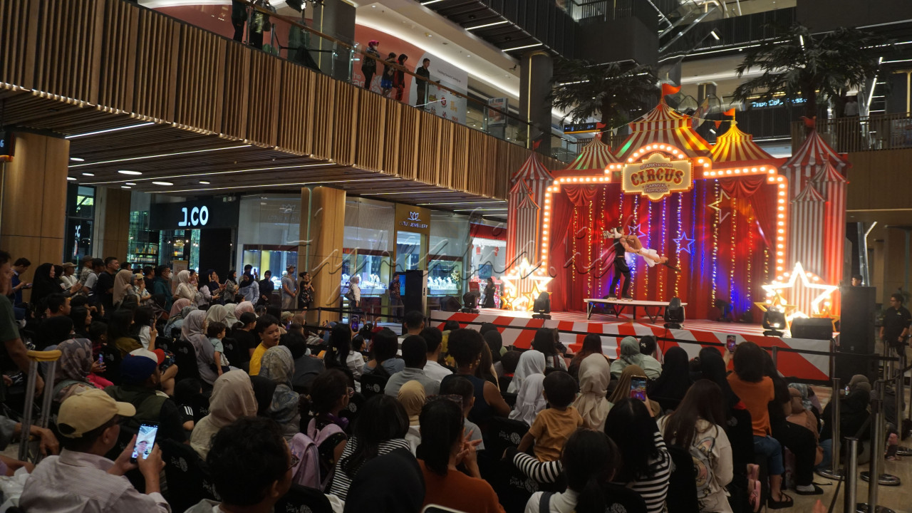 GenHype dapat menyaksikan atraksi tersebut setiap Jumat, Sabtu dan Minggu pada pukul 16.00 WIB dan 19.00 WIB&nbsp;hingga 3 November 2024 tanpa dipungut biaya alias gratis, jangan ketinggalan yaa...<br />
<br />
Editor : Yayus Yuswoprihanto&nbsp;