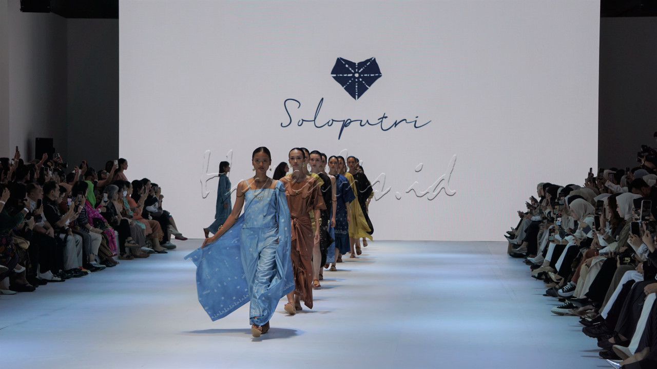 Selain Glashka, Sabamodest, dan Soloputri juga menampilkan koleksi terbaru mereka bersama Fashionlink dengan mengusung tema <em>Her Heart, Her World. </em>Ketiga rumah mode tersebut membawakan pakaian muslim dan pakaian khusus perempuan.<br />
&nbsp;