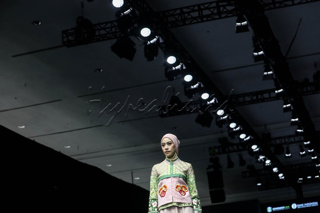 IN2MF menjadi momentum penggerak ekosistem <em>modest&nbsp;fashion</em> di Indonesia dan menjadi wujud kolaborasi antara pemerintah, swasta, asosiasi, perbankan, lembaga pendidikan, dan masyarakat yang mendukung akselerasi Indonesia sebagai pusat mode fesyen global dan produsen halal terkemuka di dunia.<br />
&nbsp;