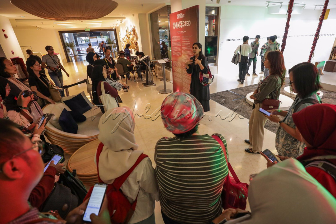 Peserta mengikuti kegiatan Jalan Bareng Genhype #3 bertajuk&nbsp;Unexpected di Grand Kemang, Jakarta Selatan, Sabtu (2/11/2024).&nbsp;