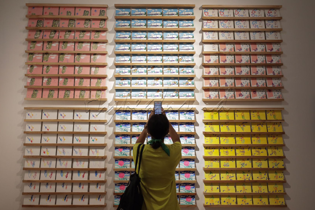 Mengusung tajuk <em>Conversations with No Things</em>, pameran tersebut menampilkan karya seni tentang hubungan manusia dengan entitas non-manusia di tengah modernitas.&nbsp;&nbsp;