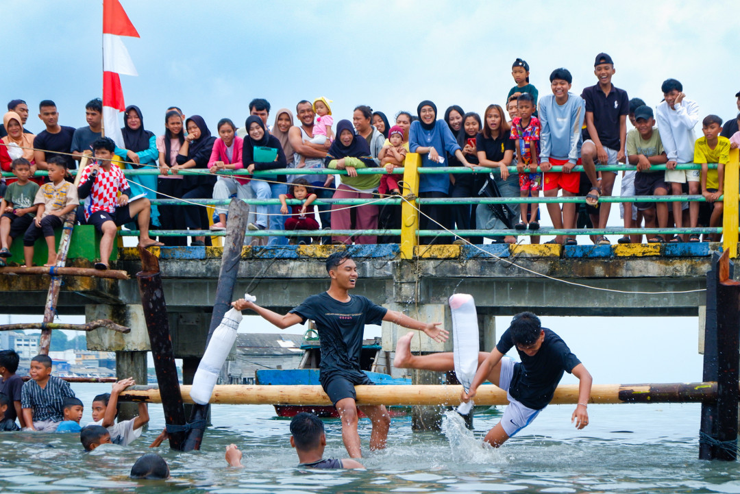 Semangat para pemuda dalam sebuah lomba perayaan HUT kemerdekaan Indonesia