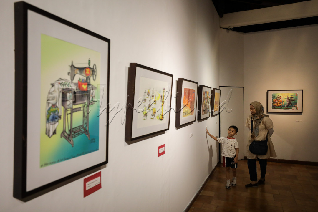 Karya seni visual, misalnya kartun dan komik, ternyata dapat menjadi sarana untuk meningkatkan persahabatan dan semangat perdamaian antaranegara. Melalui bahasa visual yang universal, para seniman dapat berbagi gagasan, persaudaraan, dan berinteraksi secara lebih imajinatif, melampaui batas-batas negara, etnik, kelompok, atau golongan.<br />
&nbsp;