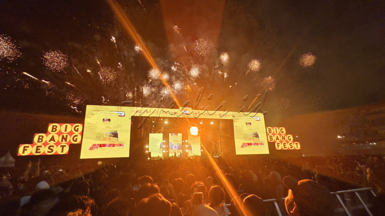 BigBang Festival kali ini mengusung tema <em>Pameran Cuci Gudang Terbesar</em>, yang memberikan tawaran diskon hingga 90% untuk berbagai produk, seperti fesyen, perabotan rumah tangga dan elektronik.&nbsp;