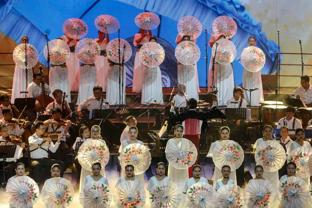 Lebih dari sekadar menyuguhkan lagu-lagu yang terdapat sejumlah gim atau film anime, pertunjukan <em>Symphonic Saga: Iconic Scores from Anime &amp; Games</em> yang berlangsung di Jakarta membawa para penonton terhadap ingatan kolektif tentang masa lalu.&nbsp;