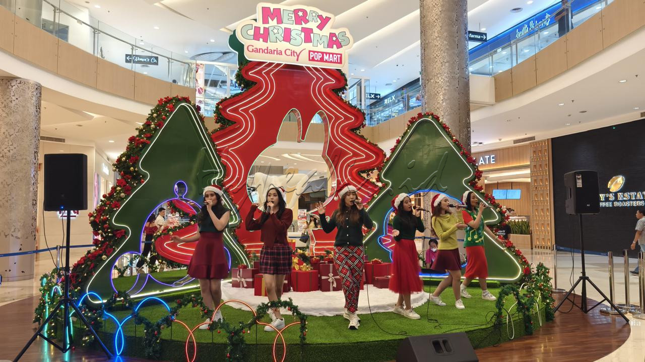 <em>Voice Of Indonesia&nbsp;</em>tampil dalam perayaan Natal yang berlangsung di Gandaria City, Jakarta, Rabu (25/12/2024).&nbsp;