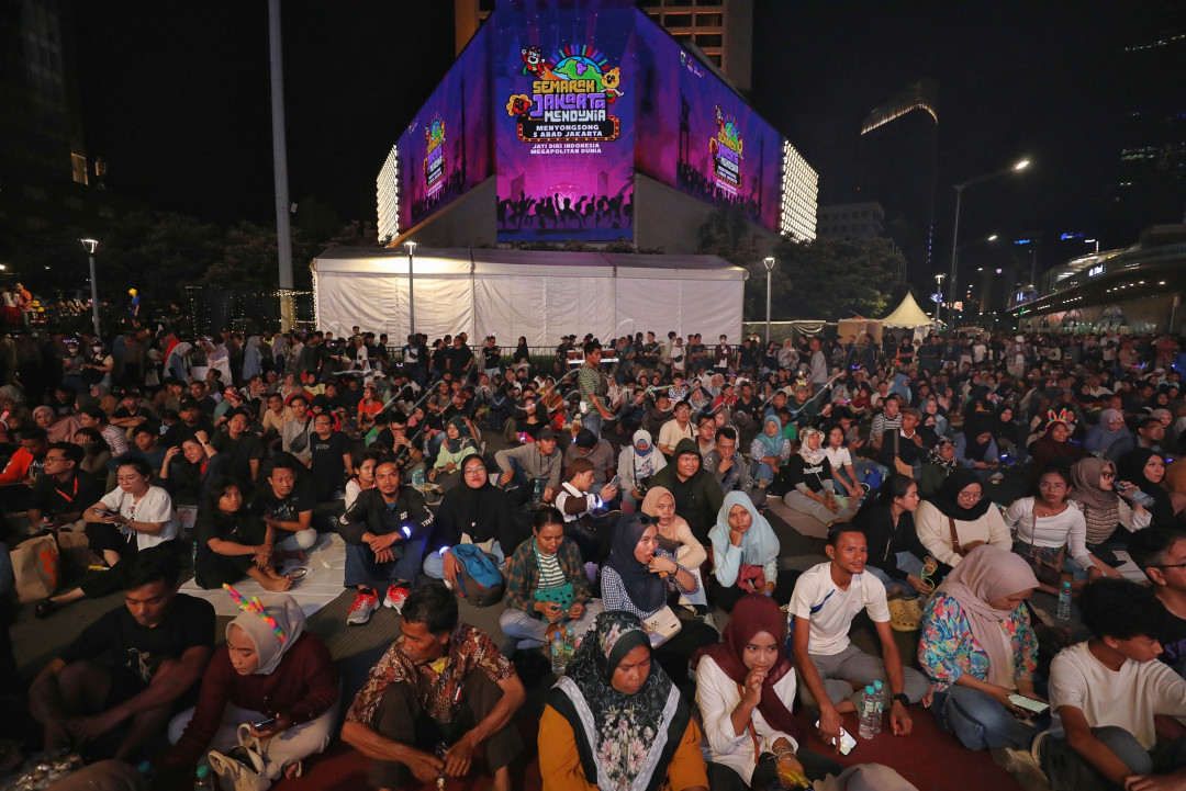 Secara bersama-sama warga melakukan penghitungan mundur detik-detik pergantian tahun yang diikuti nyala kembang api sebagai penanda berakhirnya 2024 dan dimulainya 2025. Selamat datang tahun baru, semangat baru dan harapan baru.<br />
<br />
Editor : Yayus Yuswoprihanto