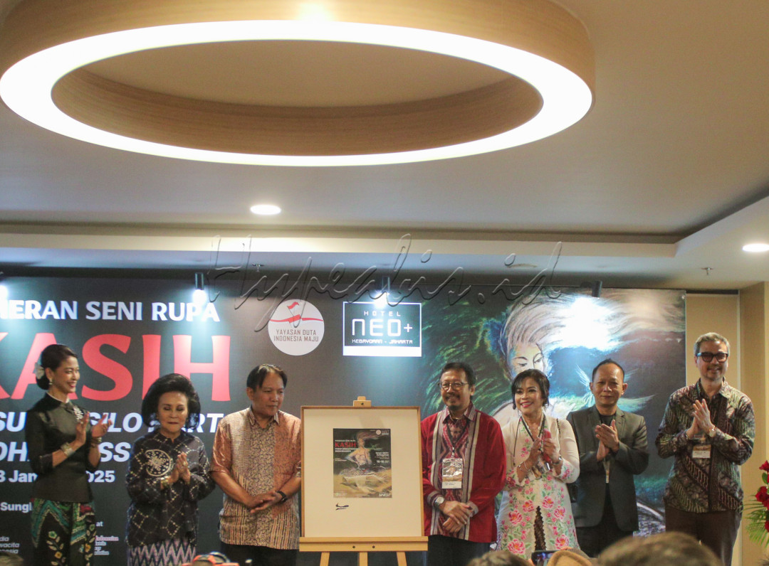 Suasana pembukaan Pameran Seni Rupa Kasih yang berlangsung di Hotel Neo+ Jakarta, Kamis (16/1/2025). Pameran ini diprakarsai oleh seniman Yusuf Susilo Hartono dan Budhi Brascco, dengan dukungan Anna Sungkar sebagai kurator dan&nbsp;Media Nawacita Indonesia. Pameran bertajuk Kasih ingin menggambarkan perjuangan diberbagai aspek kehidupan supaya dapat terealisasi.&nbsp;