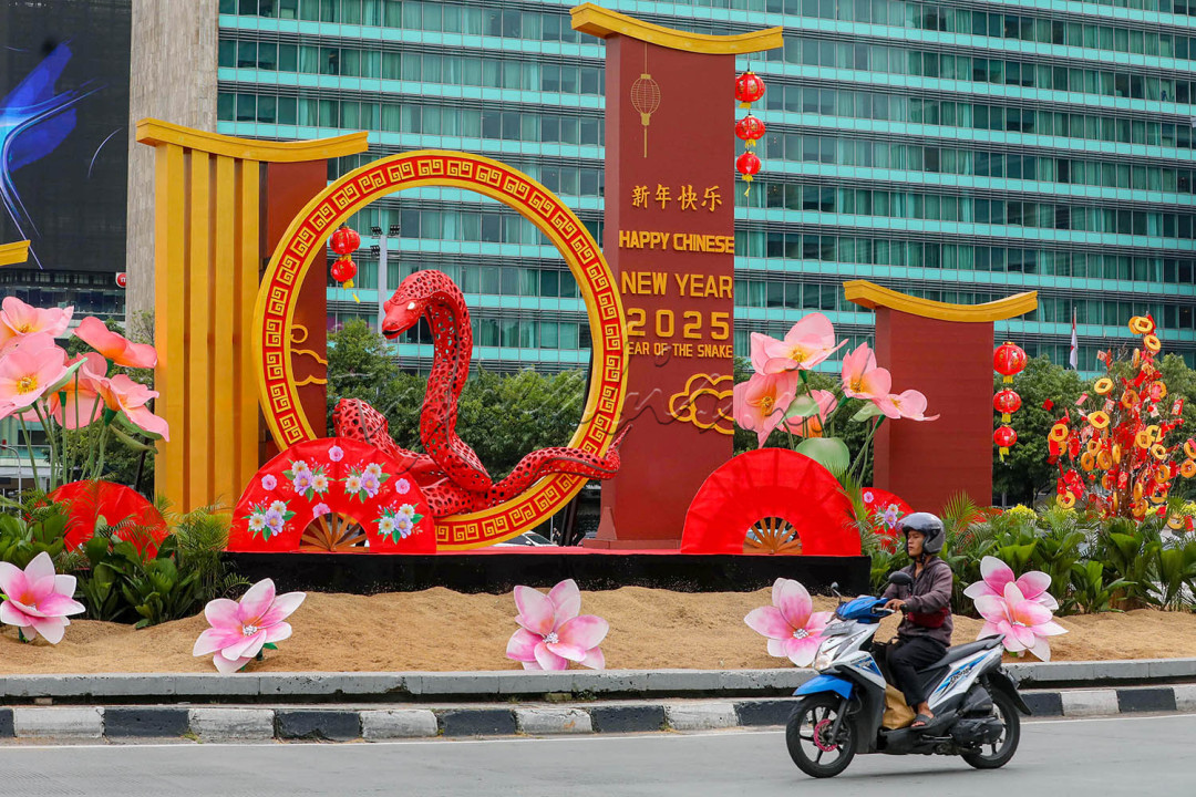 Shio Ular Kayu merupakan kombinasi antara Shio Ular dan unsur kayu, dan pada 2025 diyakini akan membawa energi baru yang mendorong refleksi dan perencanaan masa depan. Tahun Ular Kayu diharapkan dapat menjadi periode di mana masyarakat bisa lebih fokus dalam merencanakan sejumlah langkah-langkah strategis, memecahkan masalah, dan mengambil tindakan bijak dalam berbagai aspek kehidupan.&nbsp;<br />
<br />
Editor : Yayus Yuswoprihanto