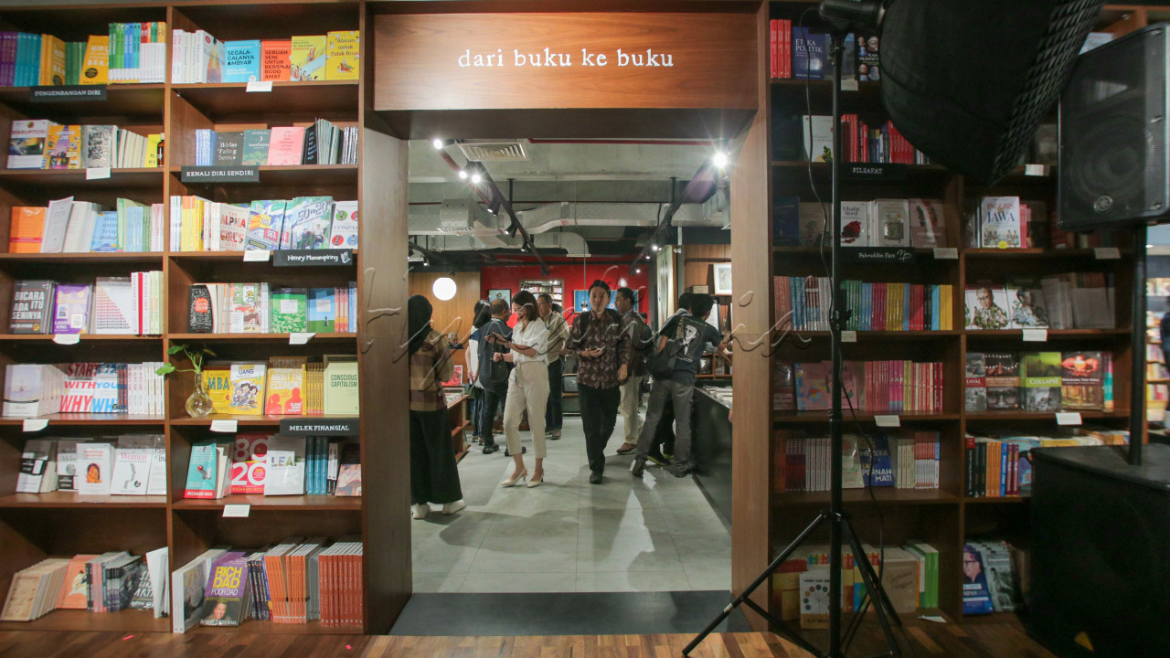 Memasuki area Makarya seperti berada di ruang kreatif yang nyaman dan inspiratif.&nbsp;Selain menikmati buku, pengunjung juga dapat mengikuti berbagai kegiatan mingguan, seperti diskusi bersama penulis, pameran seni, serta pertunjukan musik.&nbsp;