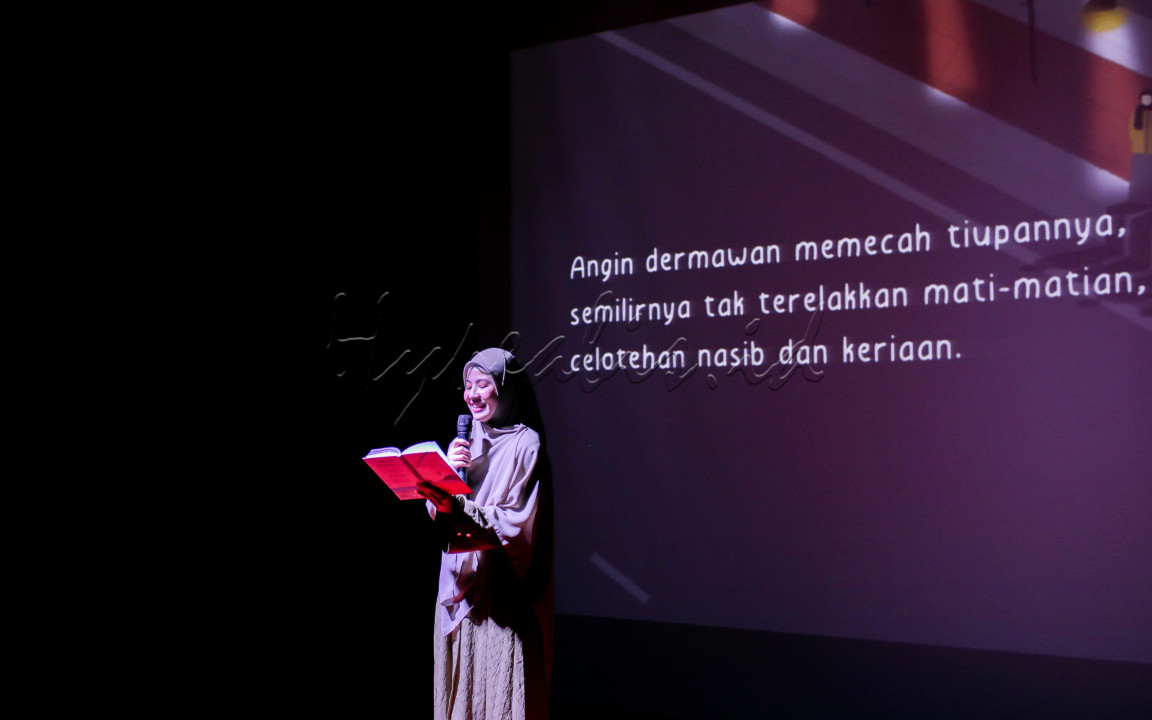 Selain peluncuran buku, acara ini juga menghadirkan pembacaan puisi yang dibawakan oleh rekan dan keluarga Natasha Rizky sekaligus menjadi bentuk apresiasi terhadap karya yang menyentuh banyak hati dan memberikan ruang ekspresi bagi para pembacanya.&nbsp;<br />
&nbsp;