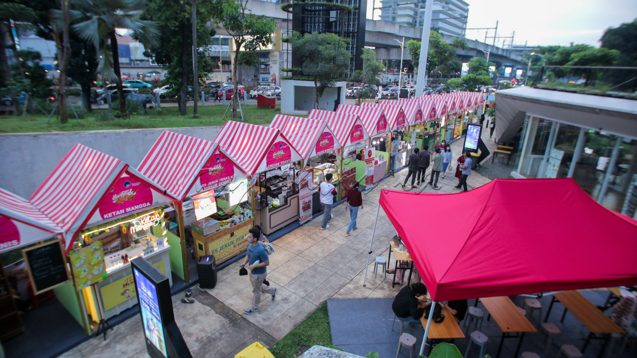 Berbagai menu kekinian dengan kombinasi rasa manis dan pedas menjadi daya tarik utama dalam festival ini. Selain menikmati sajian kuliner, pengunjung juga dapat merasakan atmosfer yang hangat dan penuh semangat dalam perayaan cita rasa. Dengan adanya festival ini, diharapkan dapat semakin memperkaya pengalaman wisata kuliner di Jakarta serta mendukung para pelaku usaha kuliner lokal.&nbsp;<br />
<br />
Editor : Yayus Yuswoprihanto