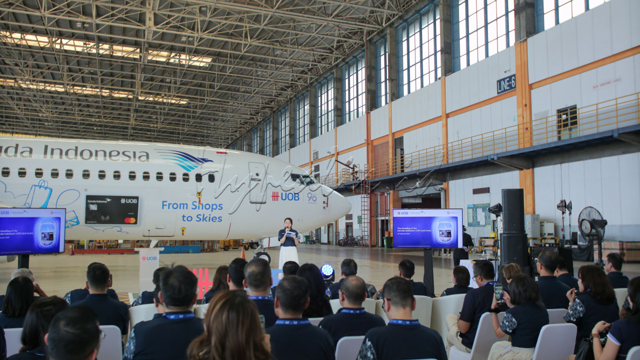 Pesawat Garuda Indonesia dengan <em>livery</em> GIUC akan beroperasi pada rute utama domestik dan Asean mulai 1 Maret hingga 30 September 2025. Kehadiran livery ini menjadi simbol nyata kolaborasi antara industri perjalanan dan layanan keuangan dalam meningkatkan kualitas layanan bagi pelanggan.&nbsp;Selain memperkuat <em>branding</em> kedua institusi, kerja sama ini juga memberikan nilai tambah bagi penumpang dengan menghadirkan pengalaman perjalanan yang lebih menyenangkan.